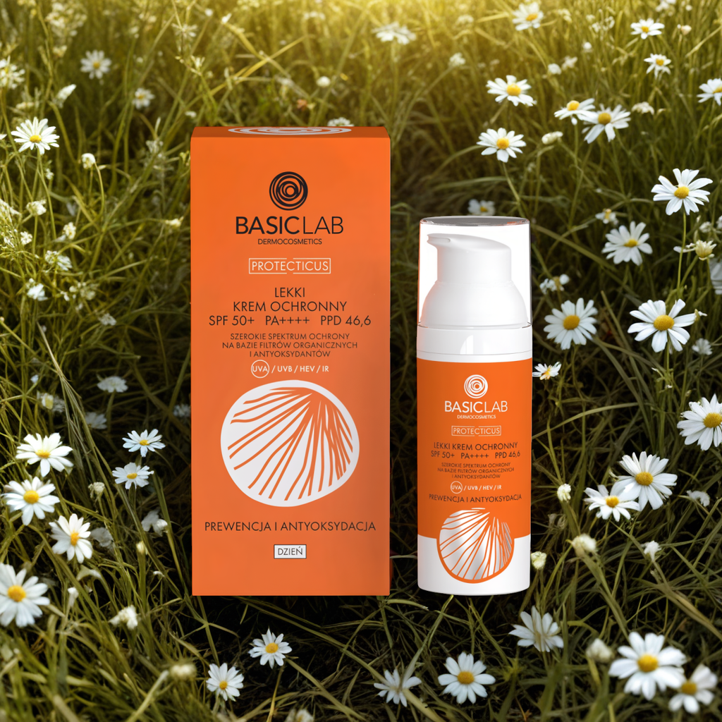 Lekki krem ochronny SPF50 BASICLAB - Prewencja i Antyoksydacja - 50 ml